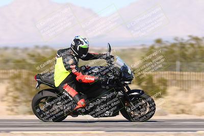 media/Dec-04-2025-Racers Edge (Thu) [[5ebc9f124d]]/3-B Group/5-Session 2 Turn 2 inside Speed Pans/